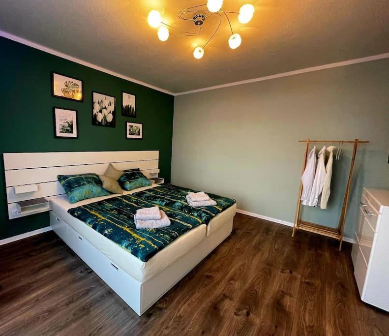 Grosse 3-Zimmer Wohnung, Zentrale Lage. Mülheim an der Ruhr Екстериор снимка