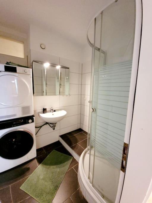 Grosse 3-Zimmer Wohnung, Zentrale Lage. Mülheim an der Ruhr Екстериор снимка